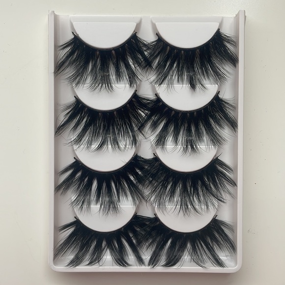 13 pairs of dramatic faux mink lashes - Picture 3 of 4